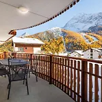 Feriehus Cornelia 1 Ski-in-out Stunning Views & Sleeps 8 Saas Fee