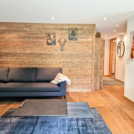 Cornelia 1 Ski-in-out Stunning Views & Sleeps 8 * Saas-Fee