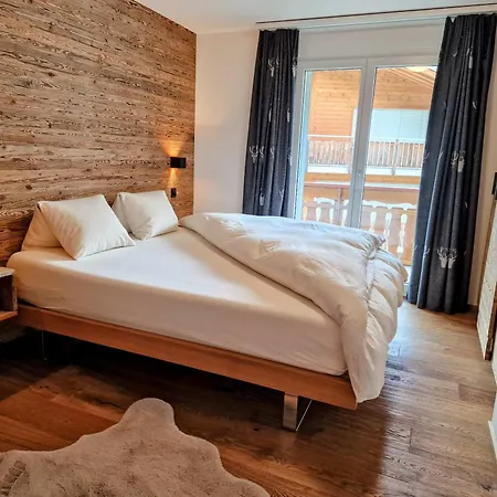 Cornelia 1 Ski-in-out Stunning Views & Sleeps 8 *