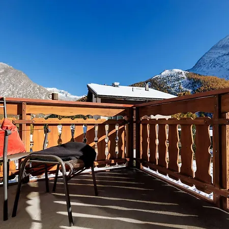 Cornelia 1 Ski-in-out Stunning Views & Sleeps 8 Feriehus Saas Fee