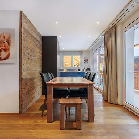 Cornelia 1 Ski-in-out Stunning Views & Sleeps 8 Feriehus Saas Fee