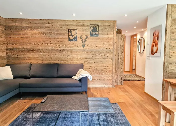 Cornelia 1 Ski-in-out Stunning Views & Sleeps 8 * Saas-Fee