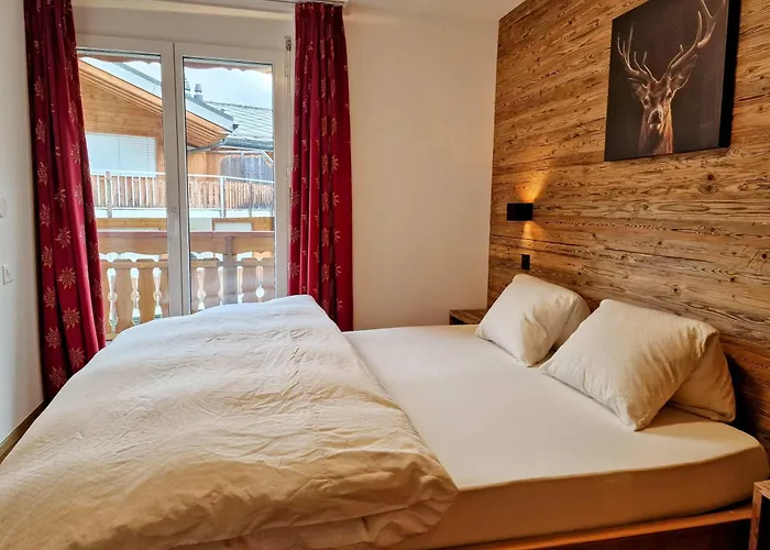 Cornelia 1 Ski-in-out Stunning Views & Sleeps 8 Saas-Fee