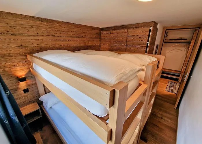 Cornelia 1 Ski-in-out Stunning Views & Sleeps 8 *