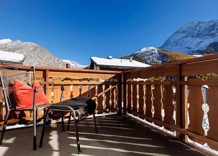 Cornelia 1 Ski-in-out Stunning Views & Sleeps 8 Сasa de vacaciones Saas-Fee