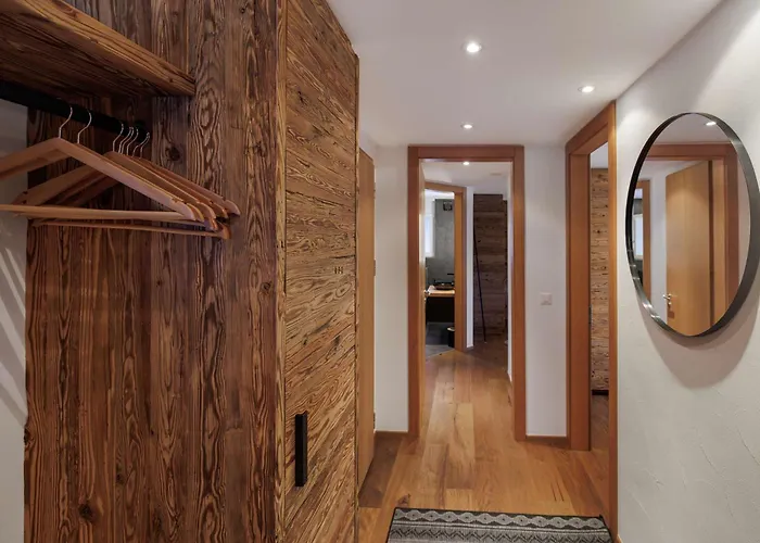 Cornelia 1 Ski-in-out Stunning Views & Sleeps 8 * Saas-Fee