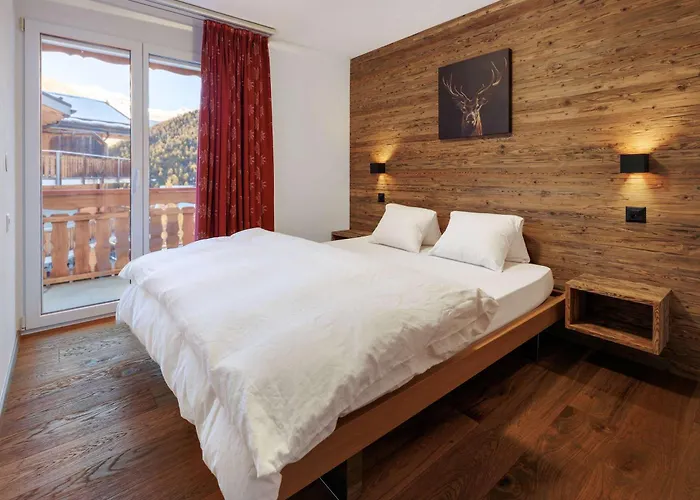 Cornelia 1 Ski-in-out Stunning Views & Sleeps 8 *