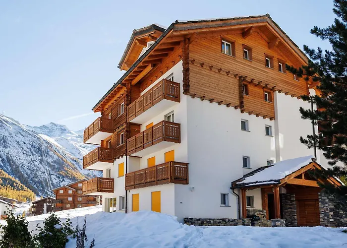 Cornelia 1 Ski-in-out Stunning Views & Sleeps 8 Сasa de vacaciones Saas-Fee