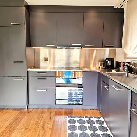 Cornelia 1 Ski-in-out Stunning Views & Sleeps 8 *