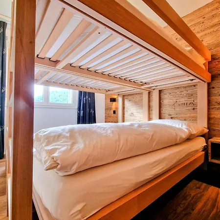 Cornelia 1 Ski-in-out Stunning Views & Sleeps 8 Saas Fee