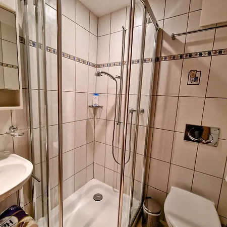 Cornelia 1 Ski-in-out Stunning Views & Sleeps 8 *