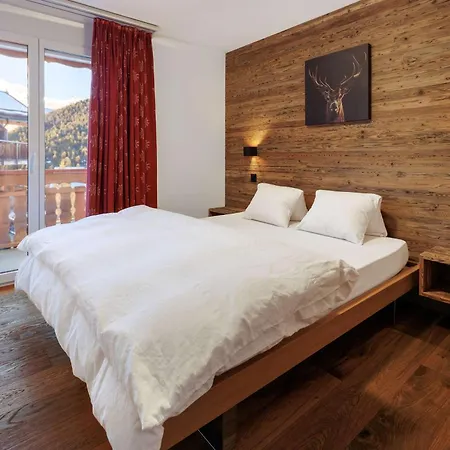 Cornelia 1 Ski-in-out Stunning Views & Sleeps 8 *