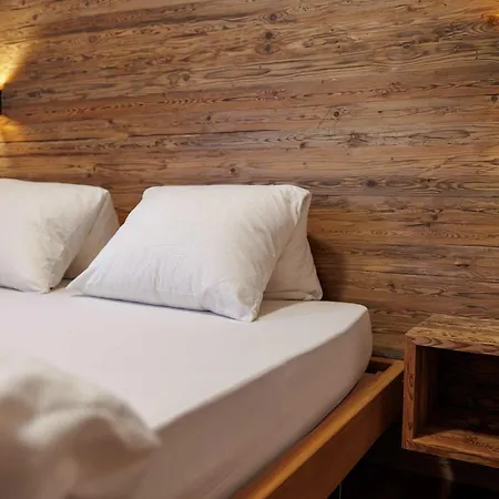 Ferienhaus Cornelia 1 Ski-in-out Stunning Views & Sleeps 8
